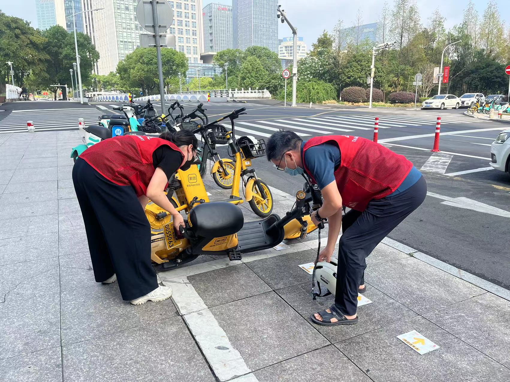 1664526329366299.jpg 8志愿者服務(wù)(陳一沁).jpg